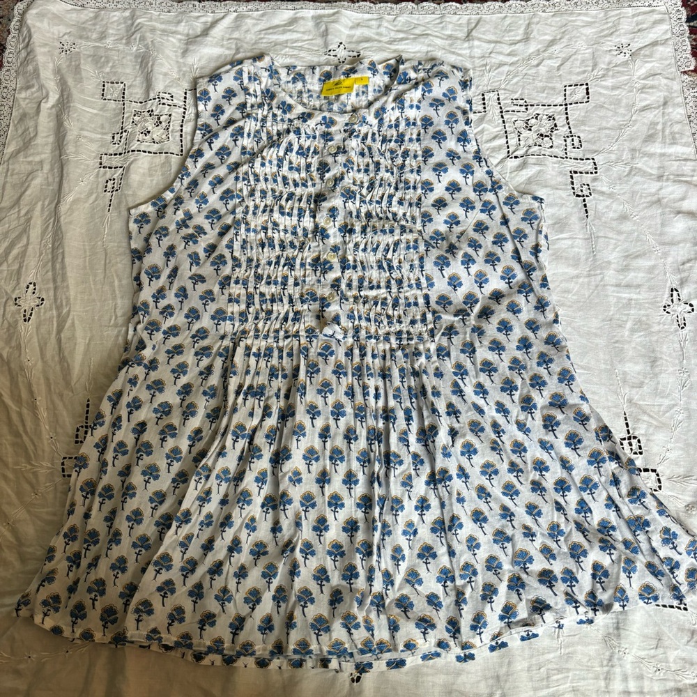 roller rabbit white blouse with blue floral print